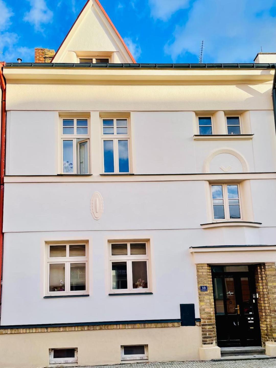 Ayni Apartman Semily Exterior foto